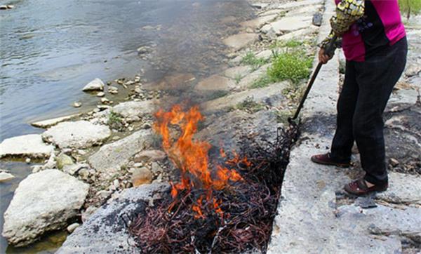 J9官网电缆快讯|不懂法真可怕，露天烧电线=摊上大事